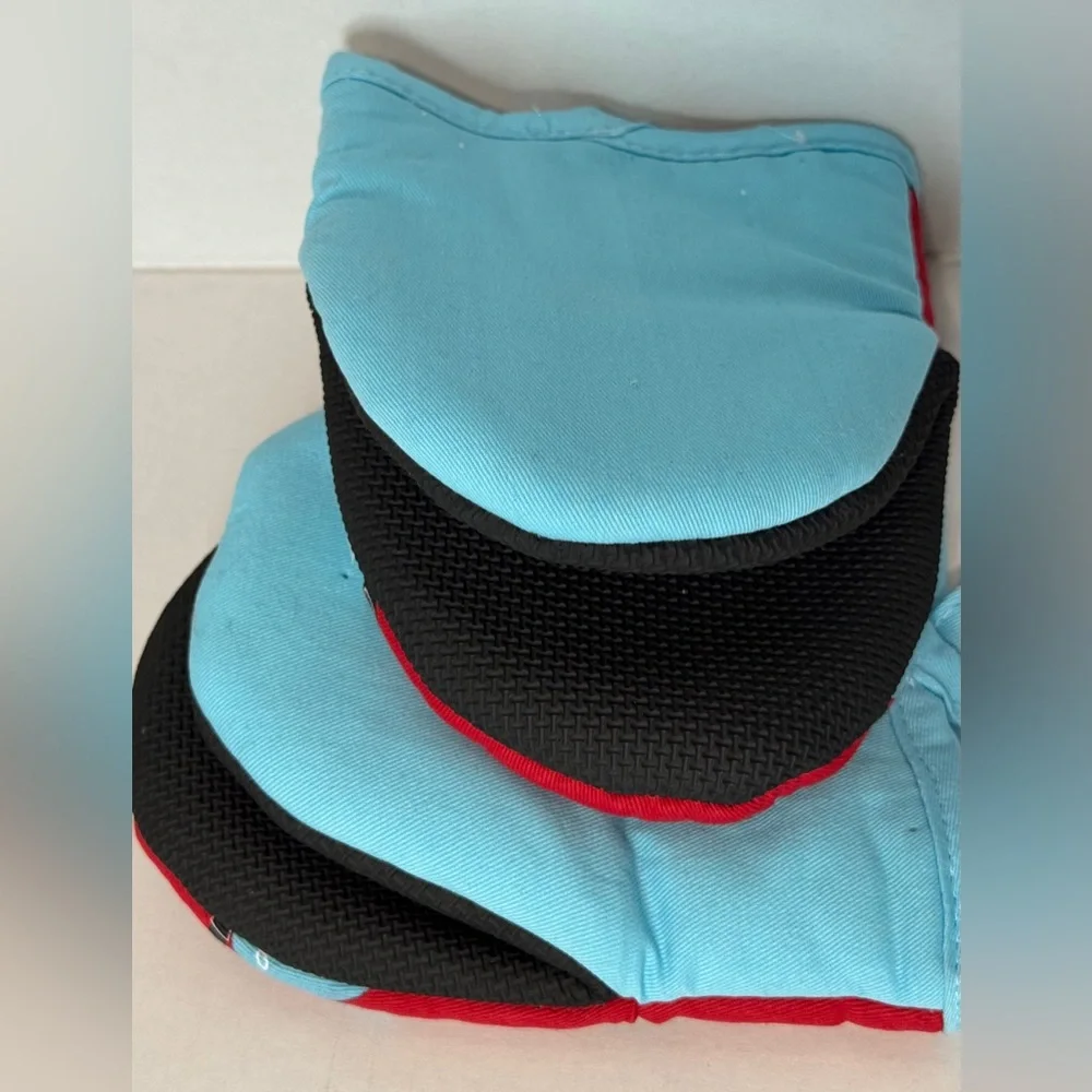 Disney‎ Christmas Kitchen Mittens NWOT Red and Blue Stitch